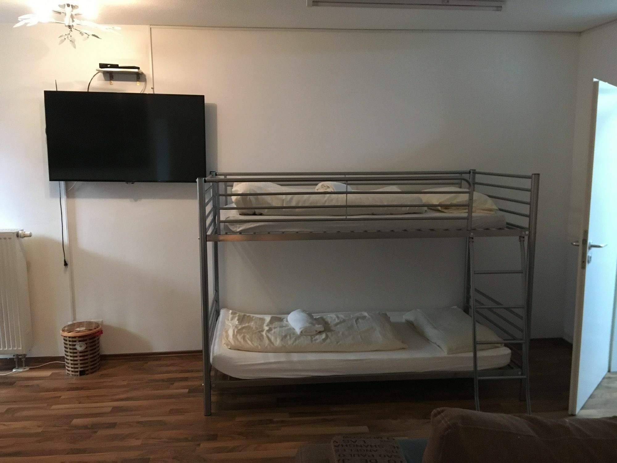 Kn Kahtan Boarding House Appartement München Buitenkant foto