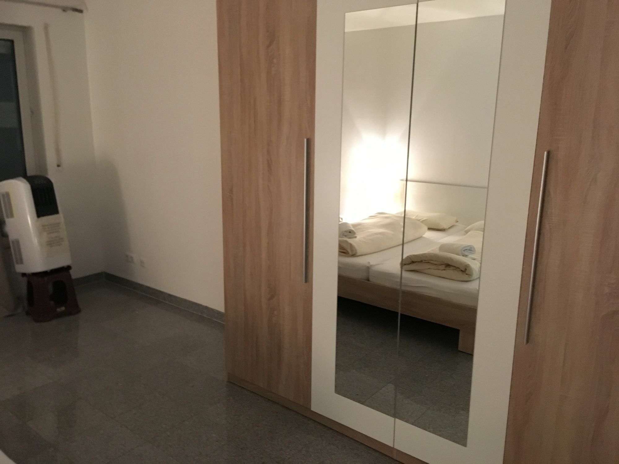 Kn Kahtan Boarding House Appartement München Buitenkant foto
