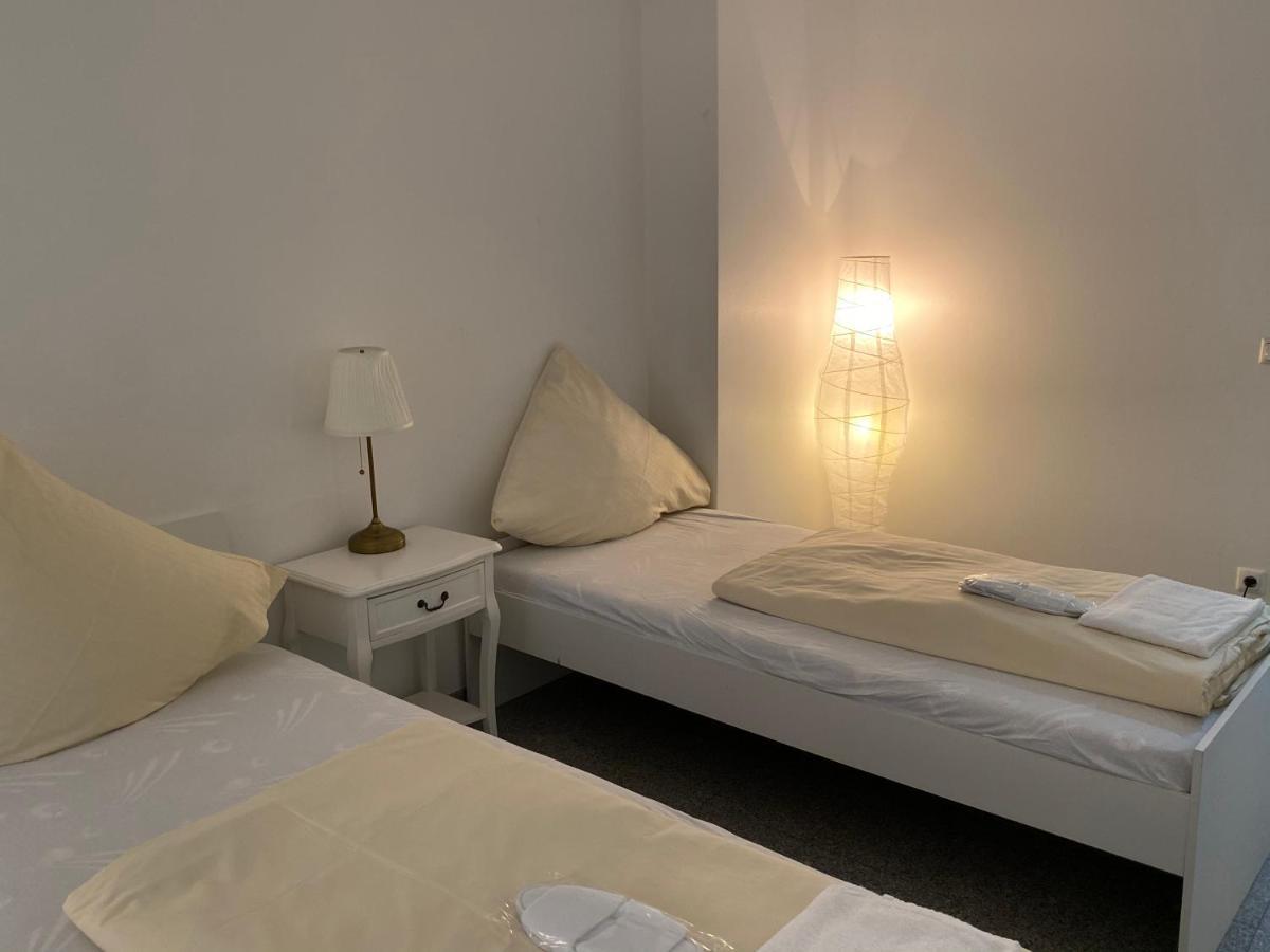 Kn Kahtan Boarding House Appartement München Buitenkant foto