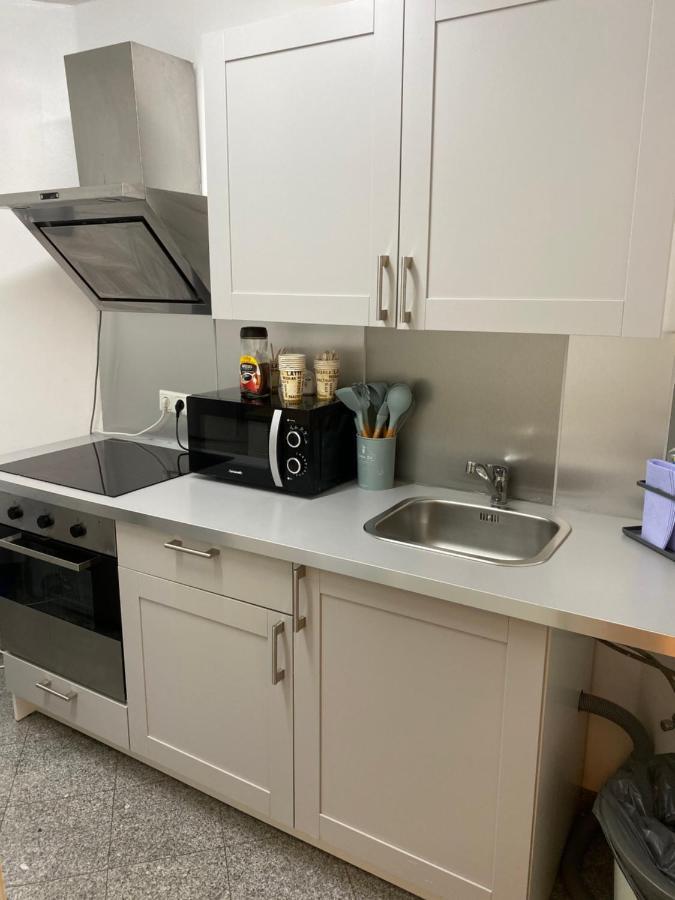 Kn Kahtan Boarding House Appartement München Buitenkant foto