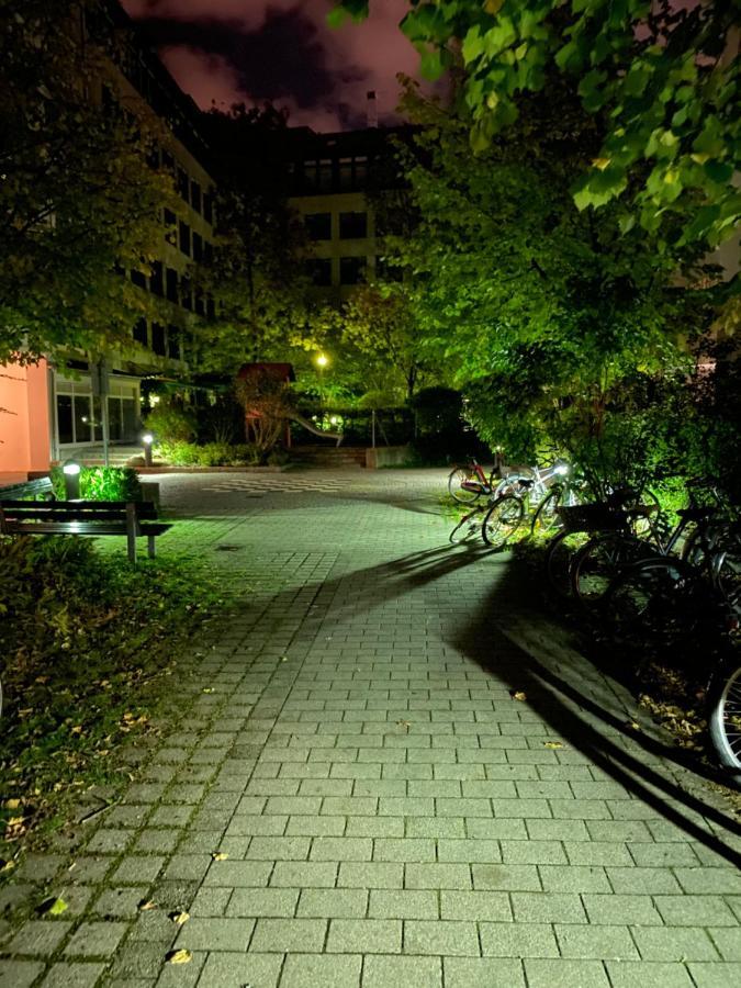 Kn Kahtan Boarding House Appartement München Buitenkant foto